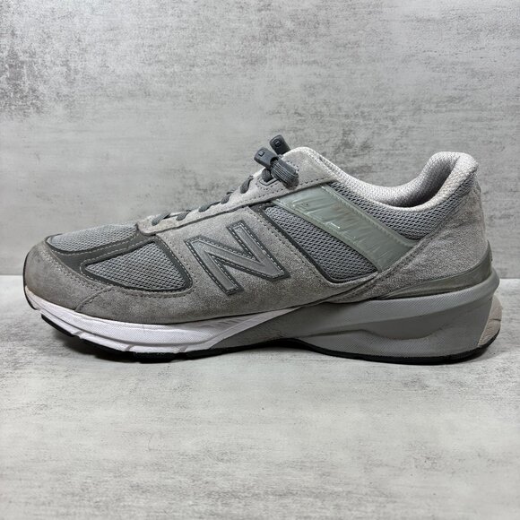 Athletic_Shoes